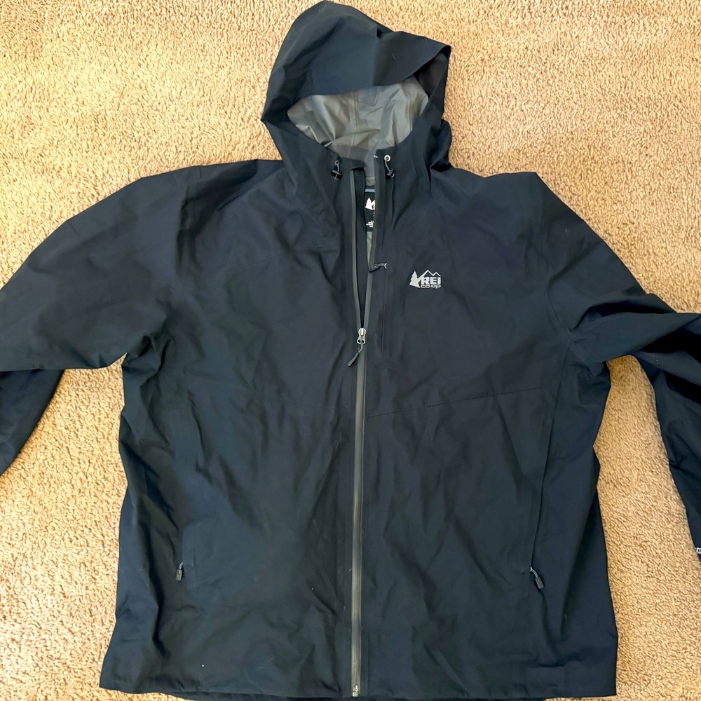 REI GORTEX RAIN JACKET